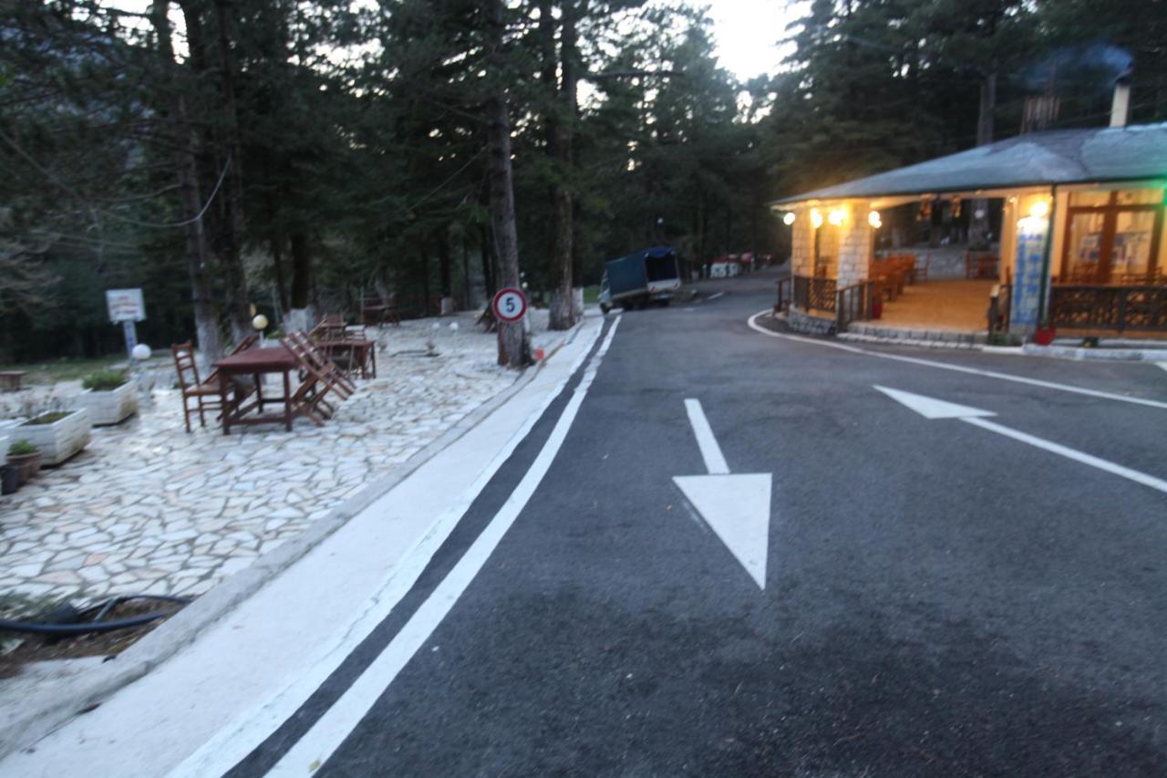 Bujtina Uji I Panjes, Log Cabins Dukat 외부 사진