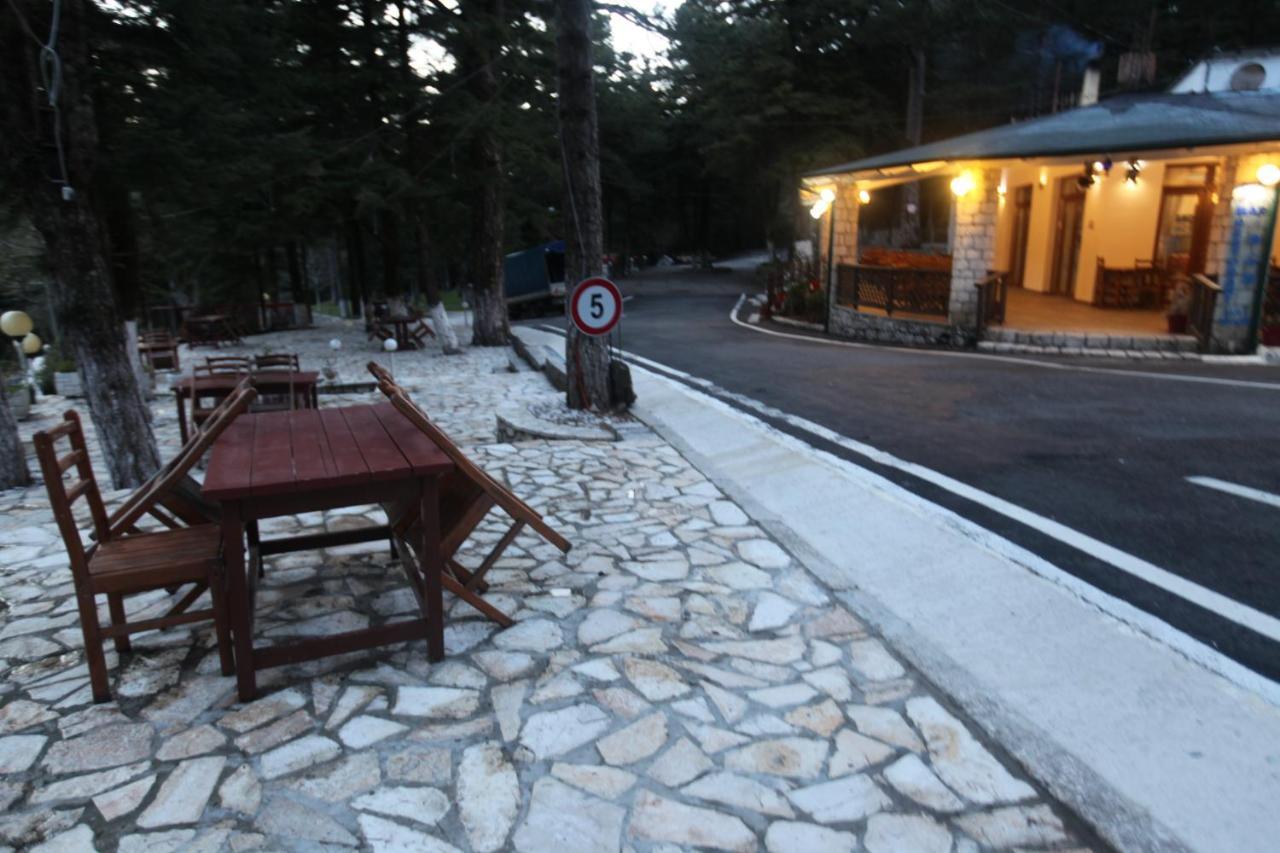 Bujtina Uji I Panjes, Log Cabins Dukat 외부 사진