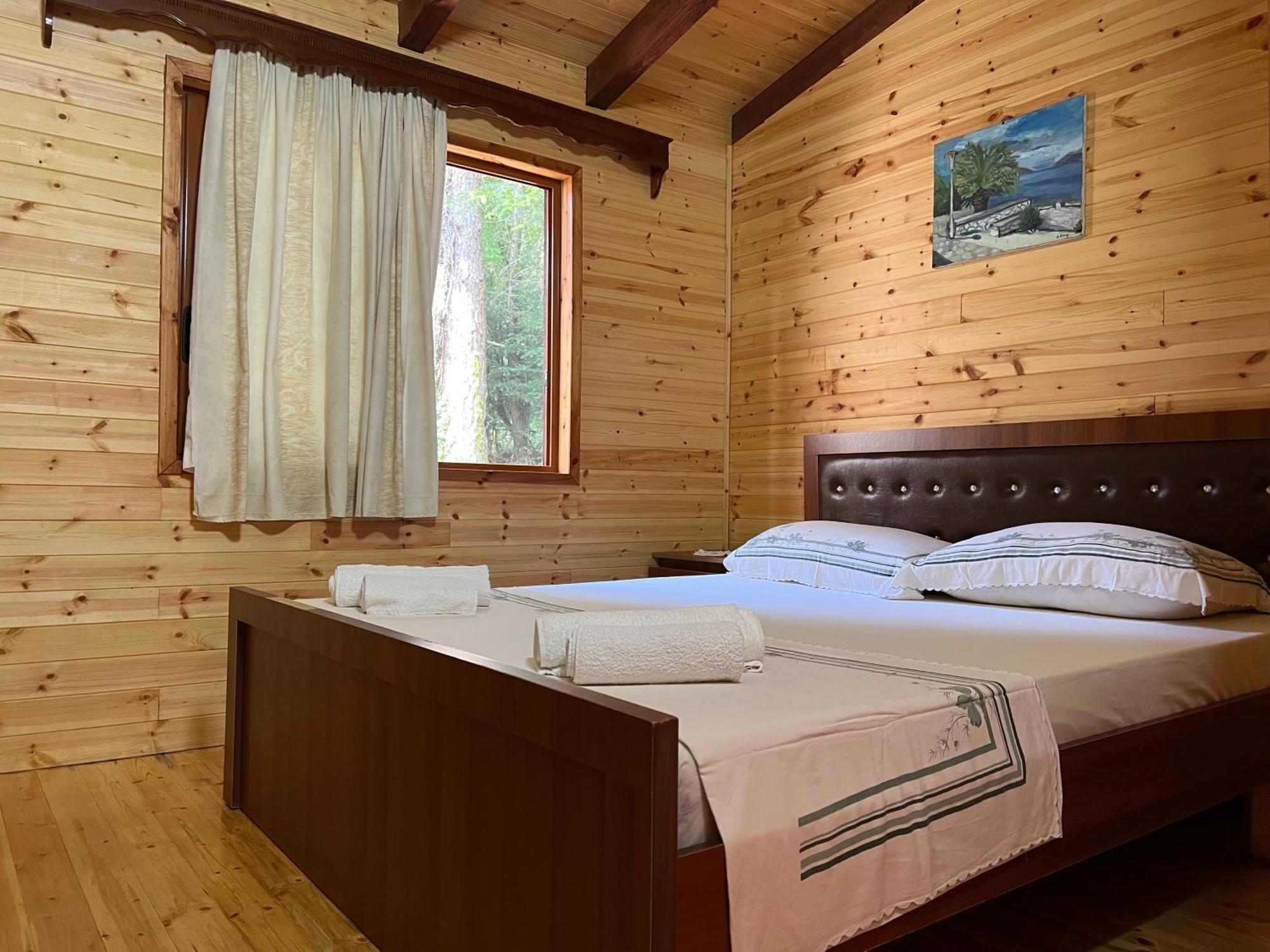 Bujtina Uji I Panjes, Log Cabins Dukat 외부 사진
