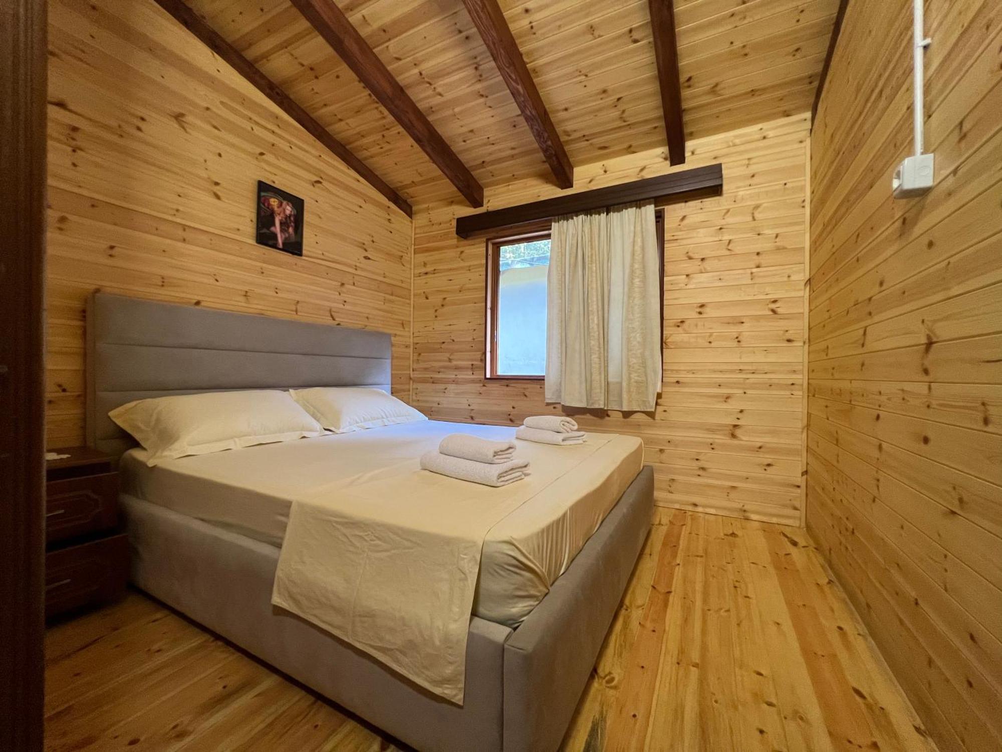 Bujtina Uji I Panjes, Log Cabins Dukat 외부 사진