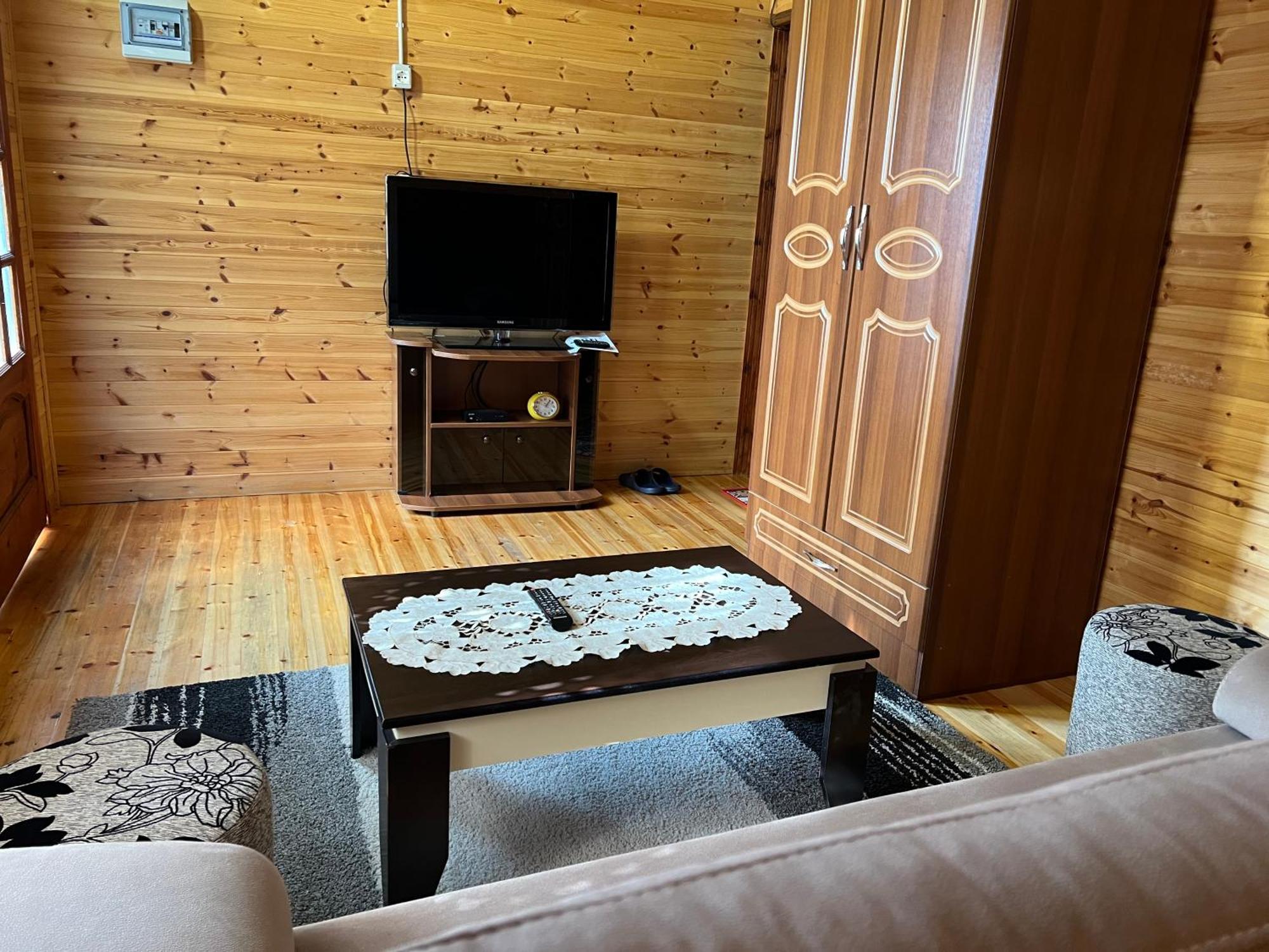 Bujtina Uji I Panjes, Log Cabins Dukat 외부 사진