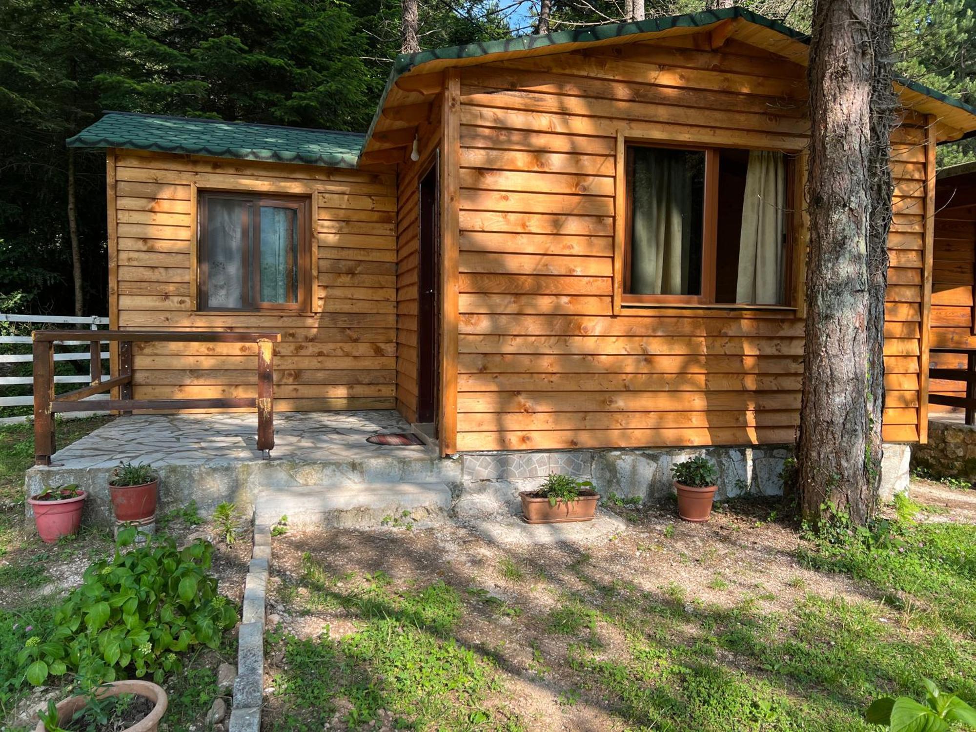 Bujtina Uji I Panjes, Log Cabins Dukat 외부 사진